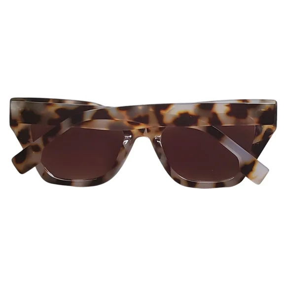 Cat-Eye Animal Print Sunglasses - Picture 2 of 5